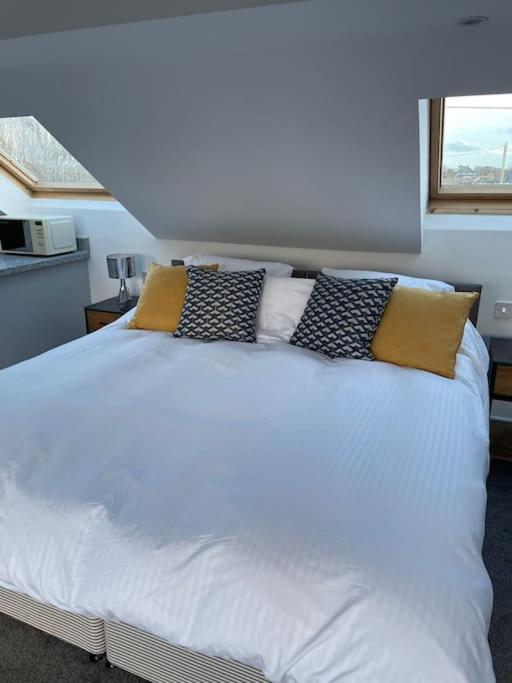 Seascape - Stylish Modern Apartment Barton on Sea Dış mekan fotoğraf
